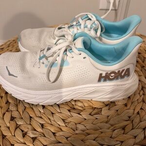 Size 8- Hoka One One HOKA Arahi 7 Frost Rose Gold W